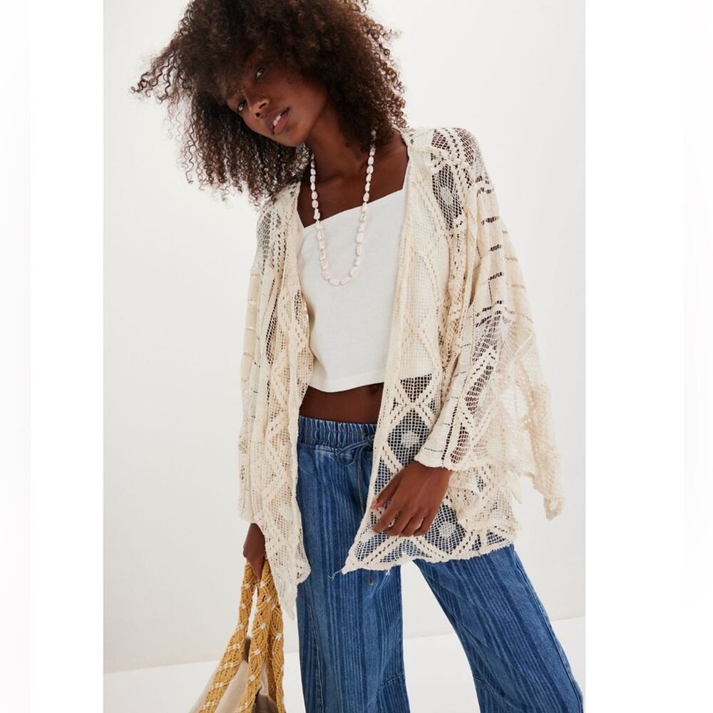 NWT Free People Off The Coast Crochet Layer Kimono One Size